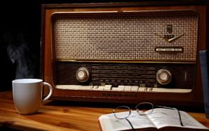 old-radio-table-book-glasses