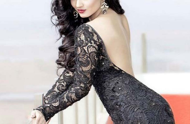Sonal-Chauhan-Biodata-Bollywood-Heroine-Profiles-Gallery-Images-1000x509