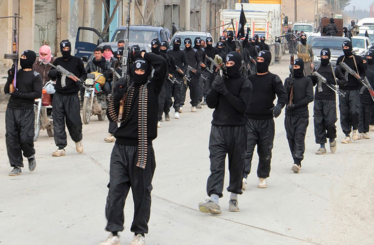 जानिए किन-किन देशों से मदद मिलती है आतंकी संगठन IS को